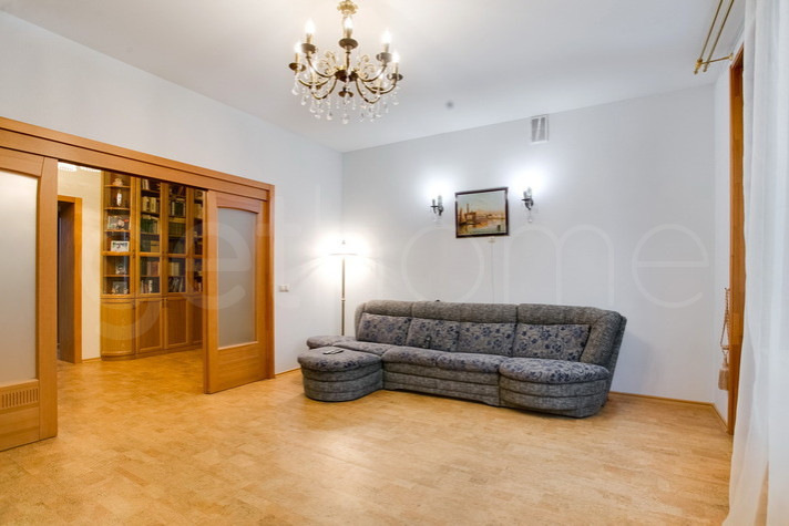 Продажа квартиры площадью 114.9 м² 2 этаж в Спиридоновка 19 по адресу Патриаршие, ул. Спиридоновка 19